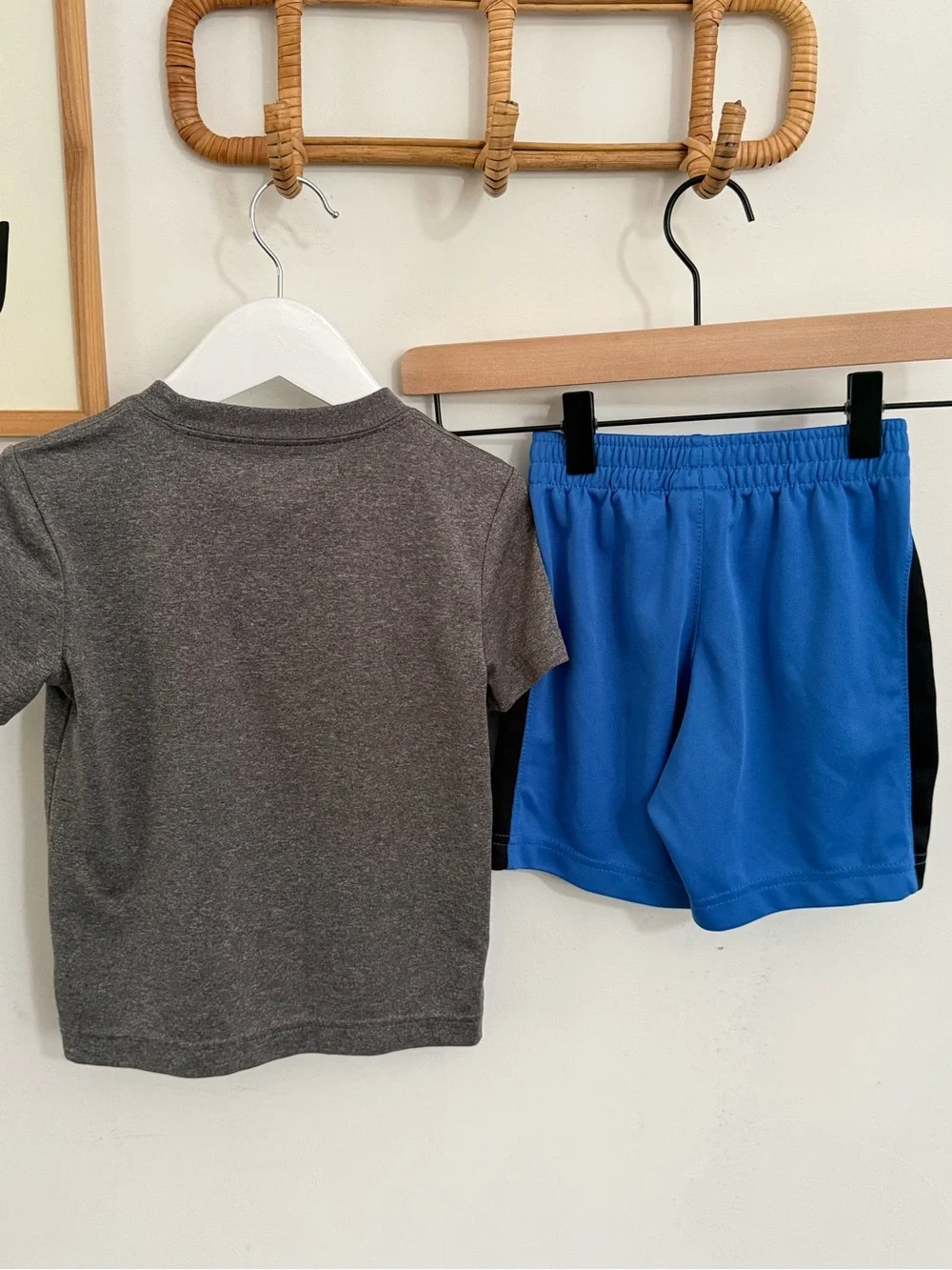 Nike - 4T - dri fit gray/blue set